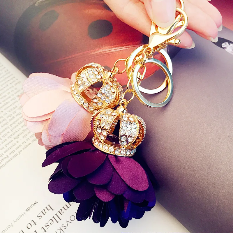 Creative Rose Rhinestone Keychain Female Sweet Crown Bag Pendant Fashion Car Keychain Charm Rhinestone Flower Keychain 2019 new
Creative Rose Rhinestone Keychain Female Sweet Crown Bag Pendant Fashion Car Keychain Charm Rhinestone Flower Keychain 2019 new