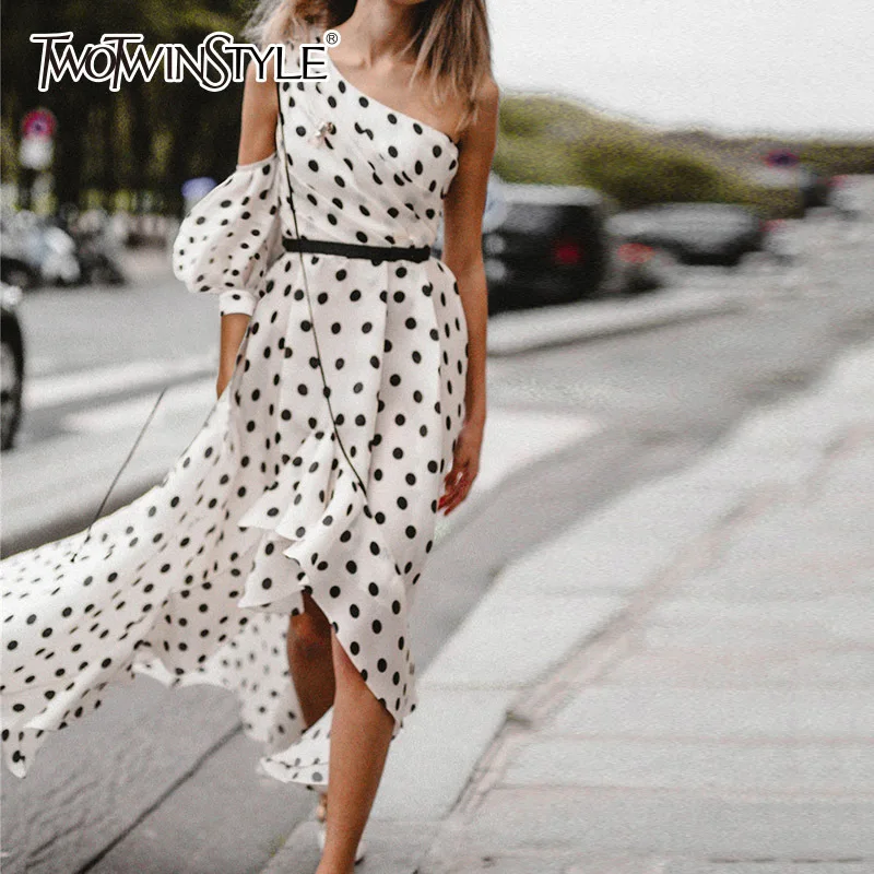 TWOTWINSTYLE Chiffon Party Dress For Women Dot Off Shoulder Lantern Sleeve Belt High Waist Ruffles Asymmetrical Long Dresses New
TWOTWINSTYLE Chiffon Party Dress For Women Dot Off Shoulder Lantern Sleeve Belt High Waist Ruffles Asymmetrical Long Dresses New