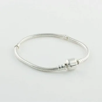925 Sterling Silver Snake Bracelets Chain With Clasp 17cm-23cm,Compatible With European Style Charm Bracelet YL100-06
925 Sterling Silver Snake Bracelets Chain With Clasp 17cm-23cm,Compatible With European Style Charm Bracelet YL100-06