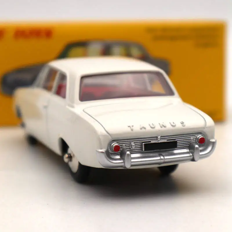 1//43 Atlas Dinky toys 559 Ford Taunus 17M Diecast Models Collection Miniature