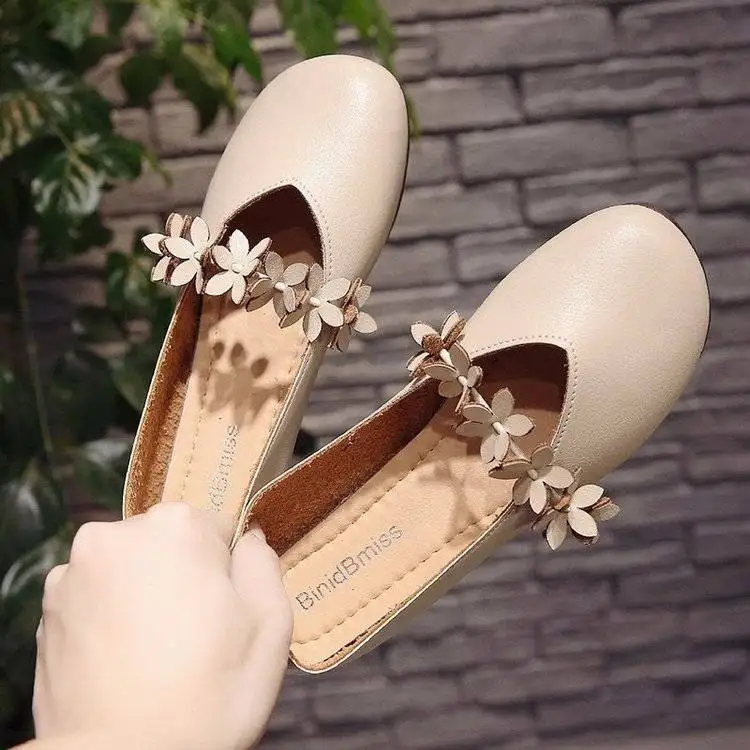 

New retro grandma's shoes college wind students Korean version shallow mouth wild single shoes female round head peas