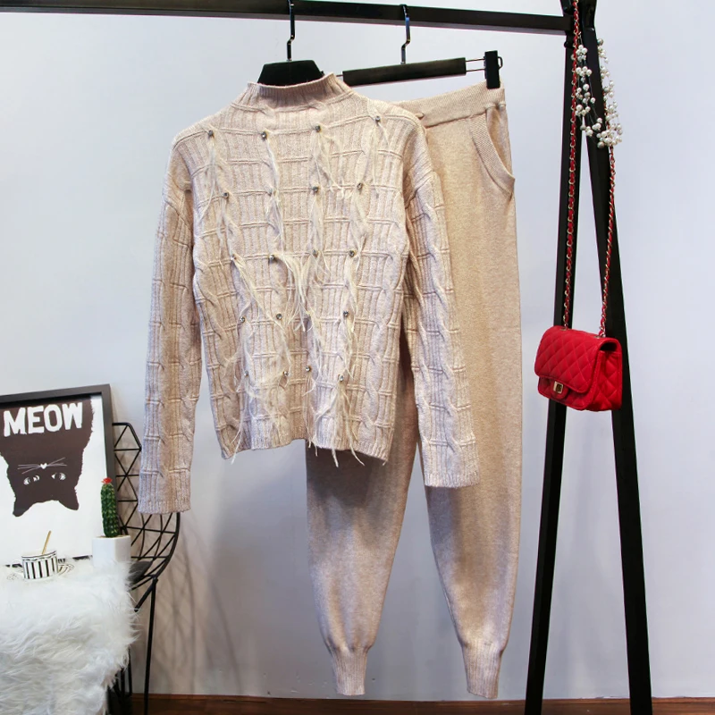 ALPHALMODA Luxury Ostrich Hair Crystal Two Piece Set Top and Pants Women Winter Knitting Suit Quality Trouser Conjuntos De Mujer
ALPHALMODA Luxury Ostrich Hair Crystal Two Piece Set Top and Pants Women Winter Knitting Suit Quality Trouser Conjuntos De Mujer