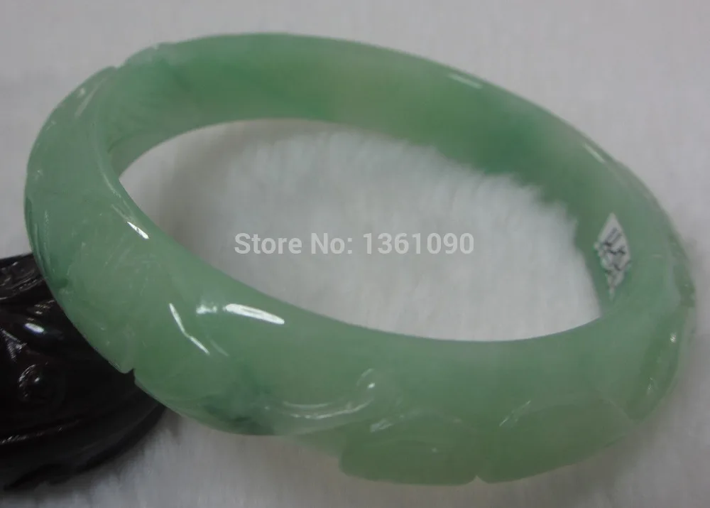 xd 00459 BEAUTIFUL CHINA EMERALD CARVING GREEN GREEN JADE GEMS BANGLE BRACELET (A0502)
xd 00459 BEAUTIFUL CHINA EMERALD CARVING GREEN GREEN JADE GEMS BANGLE BRACELET (A0502)