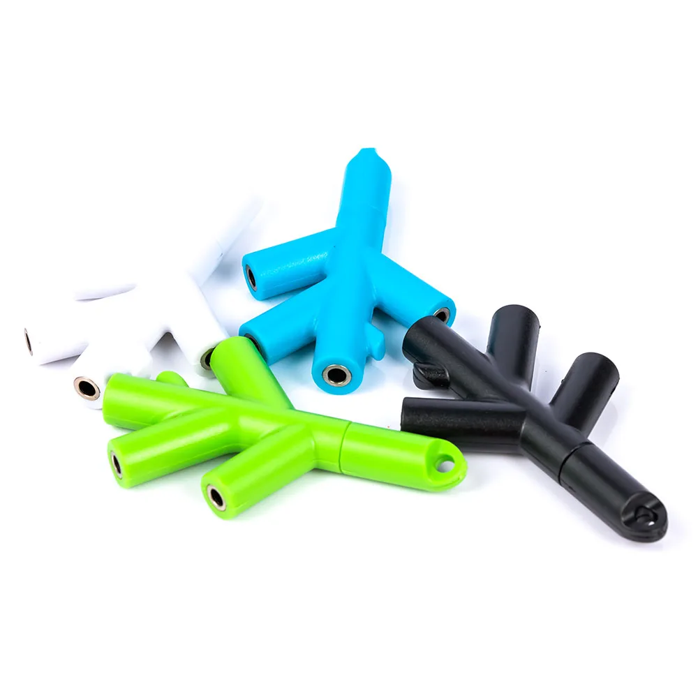 3.5 mm 4 Way Port Aux Audio Spliter Multi Headphone Earphone Adapter Converter 1 Male to 2 3 4 Female Random Color
3.5 mm 4 Way Port Aux Audio Spliter Multi Headphone Earphone Adapter Converter 1 Male to 2 3 4 Female Random Color