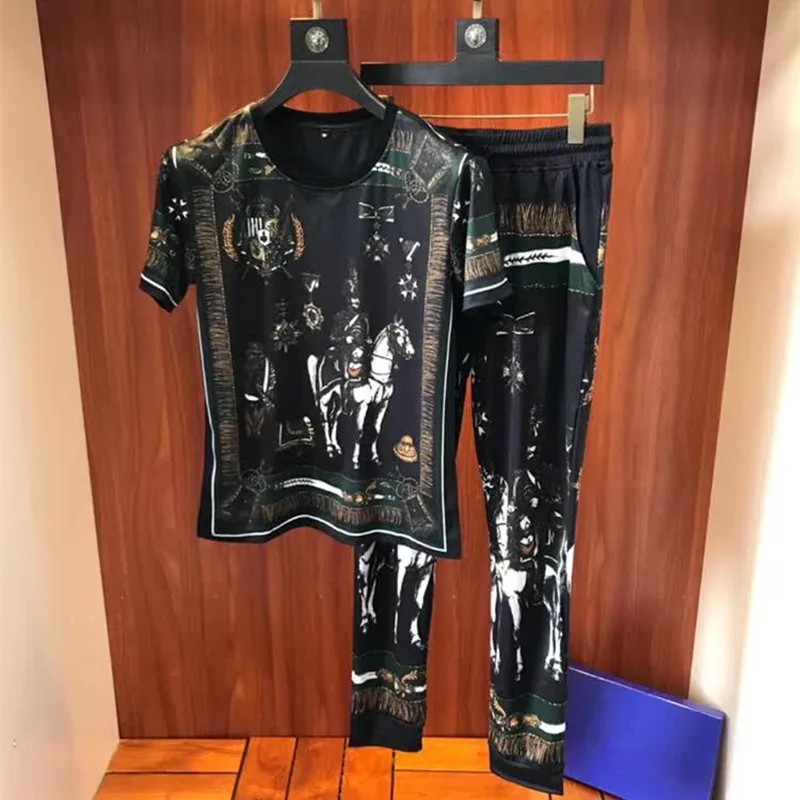 Tee+Pants suits 2018 new fashion famous brand designer clothing arrival tees royal tee t shirt for men horse knight print cotton
Tee+Pants suits 2018 new fashion famous brand designer clothing arrival tees royal tee t shirt for men horse knight print cotton