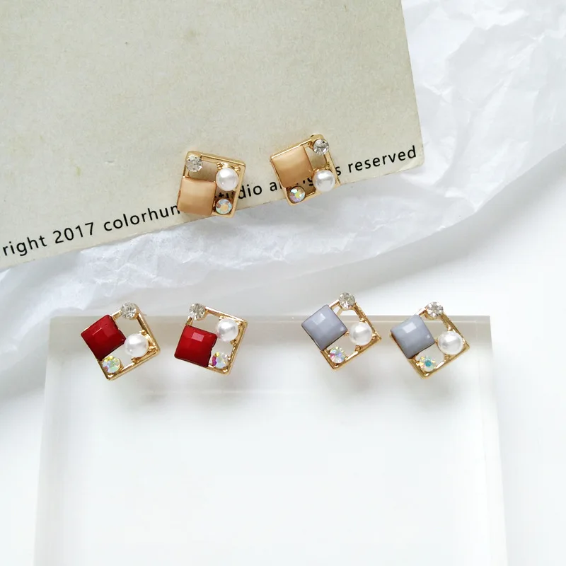 Lady Rhinestone Pearls Non Pierced Ears Hole Clip Earrings Women No Hole Small Square Clip Earrings Without Piercing
Lady Rhinestone Pearls Non Pierced Ears Hole Clip Earrings Women No Hole Small Square Clip Earrings Without Piercing