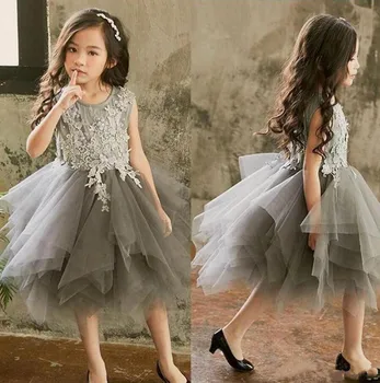 2019 New Design Princess Dress Knee Length Flower Girl Dress with Appliques Jewel Neck Tulle Pageant Gowns For Cute Girls Longo
2019 New Design Princess Dress Knee Length Flower Girl Dress with Appliques Jewel Neck Tulle Pageant Gowns For Cute Girls Longo
