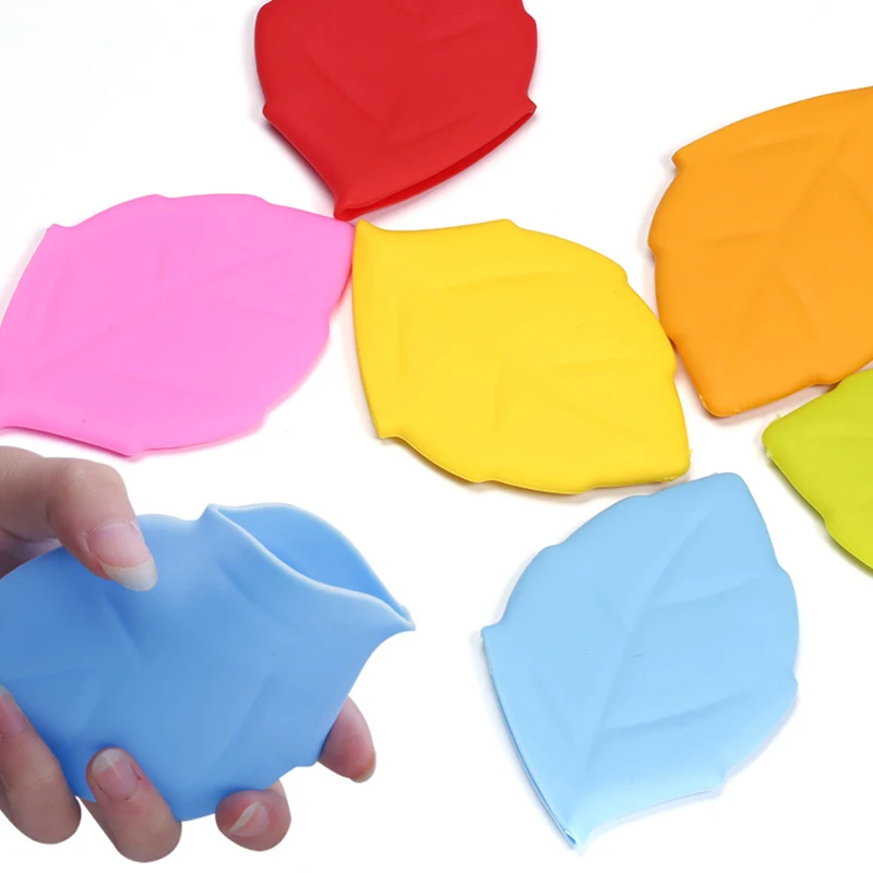 1PC New Travel accessories Portable Wash Rinse Cup Folding Collapsible Maple Leaf Shape Silicone Cup Travel
1PC New Travel accessories Portable Wash Rinse Cup Folding Collapsible Maple Leaf Shape Silicone Cup Travel