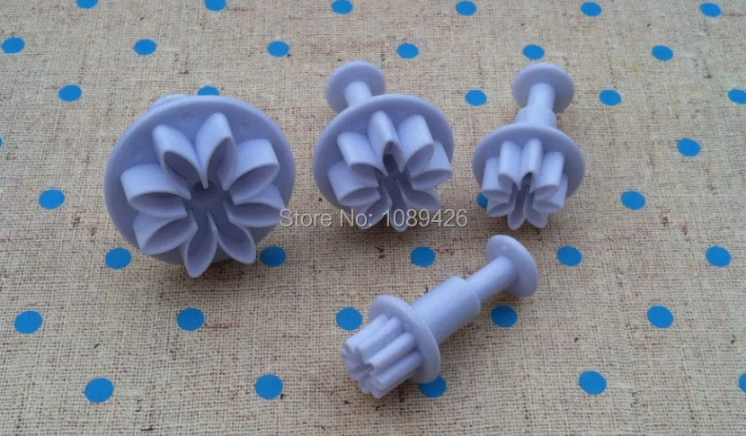 4 Pcs/Set Daisy Plunger Cutters,Cake Fondant Pastry Decorating Tools, Food-grade resin material
4 Pcs/Set Daisy Plunger Cutters,Cake Fondant Pastry Decorating Tools, Food-grade resin material
