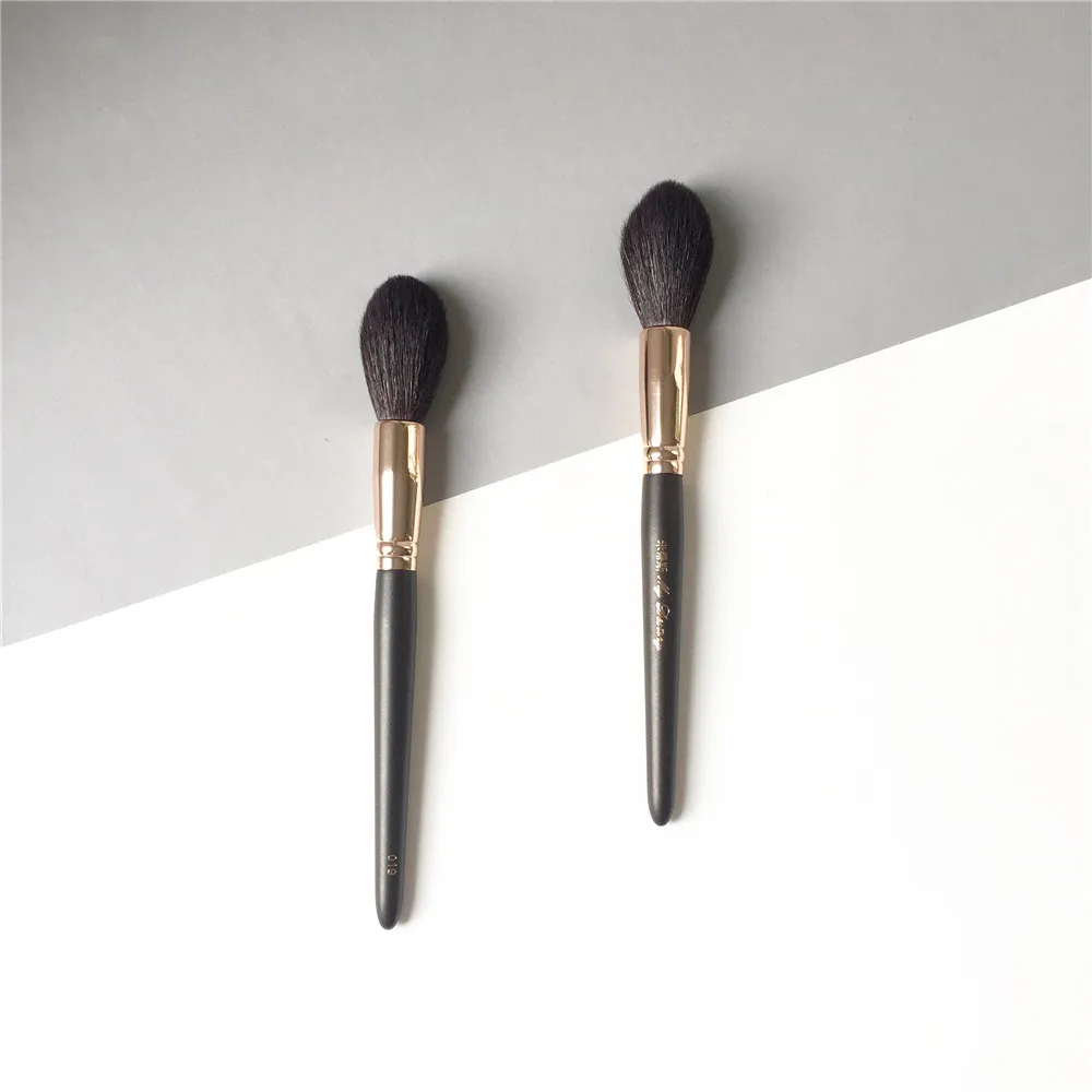 MyDestiny Sheer Powder Brush 019 - Soft Natural Hair Precision Powder Highlighting Blushing Brush - Beauty Makeup Tool
MyDestiny Sheer Powder Brush 019 - Soft Natural Hair Precision Powder Highlighting Blushing Brush - Beauty Makeup Tool