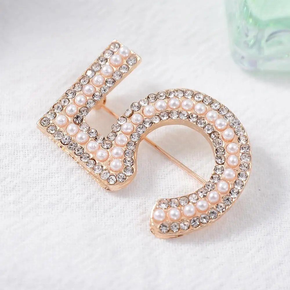 imixlot Fashion Channel Brooches Pin for women Broches Fashion Jewelry Pearl Rhinestone Lapel Pins Number 5 Brooches For Wedding
imixlot Fashion Channel Brooches Pin for women Broches Fashion Jewelry Pearl Rhinestone Lapel Pins Number 5 Brooches For Wedding