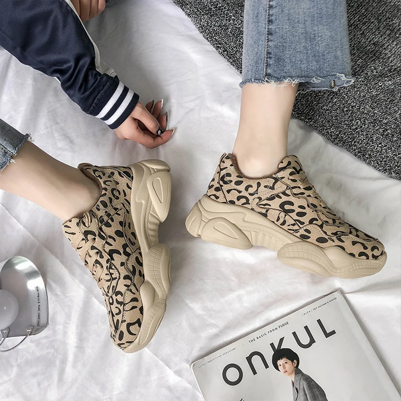 2018 fashion leopard thick bottom dad shoes Korean version of Harajuku thick-soled women's shoes wild high-top shoes.
2018 fashion leopard thick bottom dad shoes Korean version of Harajuku thick-soled women's shoes wild high-top shoes.