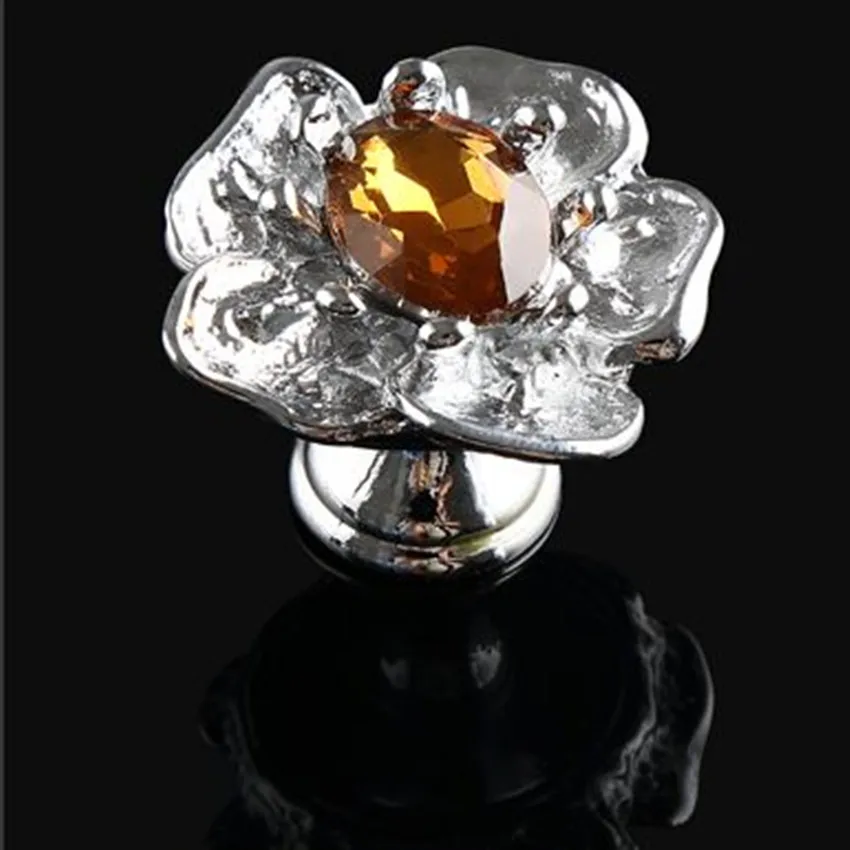 European fashion creative fashion villa furniture decoration handle silver clear brown crystal tv cabinet wine cabinet pull knob
European fashion creative fashion villa furniture decoration handle silver clear brown crystal tv cabinet wine cabinet pull knob