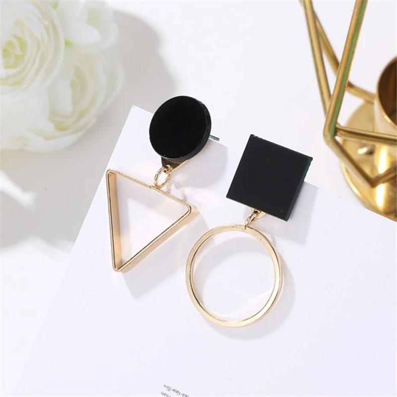 New Fashion Round Triangle Design Elegant Earrings for Birthday Wedding Gift Brincos Geometric Stud Earrings for Women Jewelry
New Fashion Round Triangle Design Elegant Earrings for Birthday Wedding Gift Brincos Geometric Stud Earrings for Women Jewelry