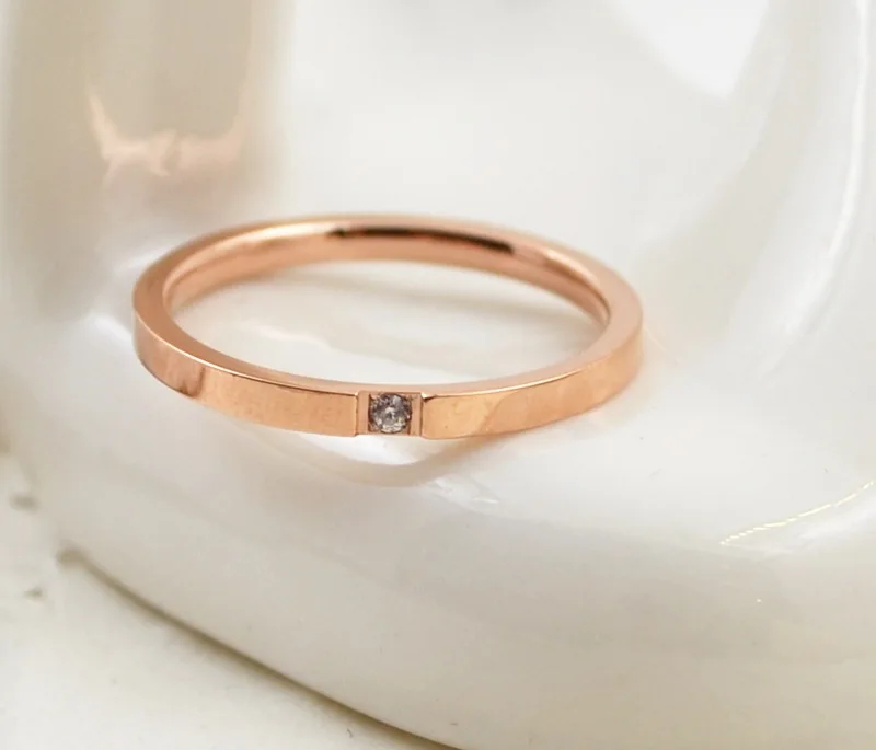 HFYK Fashion elegant cubic zirconia rose gold color rings for women nice stainless steel wedding couple rings bague femme aneis
HFYK Fashion elegant cubic zirconia rose gold color rings for women nice stainless steel wedding couple rings bague femme aneis