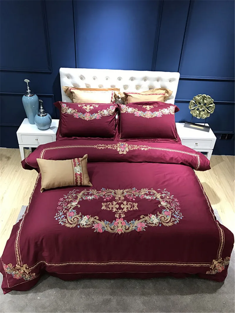 2017 New Elegant embroidery Luxury wedding Bedding set Egypt Cotton King Queen Size 4/7pcs red Bed set Duvet cover bedsheet
2017 New Elegant embroidery Luxury wedding Bedding set Egypt Cotton King Queen Size 4/7pcs red Bed set Duvet cover bedsheet