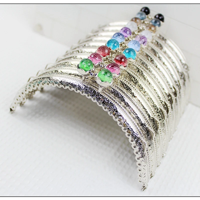 12.5cm super beautiful lotus candy color buckle carved silver metal coin bag clasp women purse frame 5pcs/lot
12.5cm super beautiful lotus candy color buckle carved silver metal coin bag clasp women purse frame 5pcs/lot
