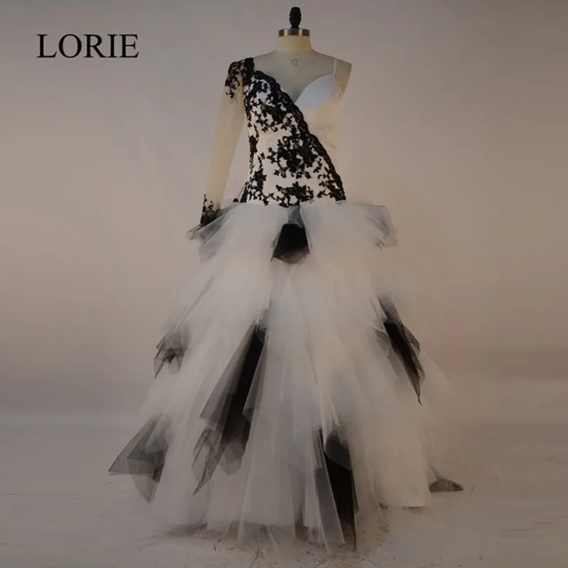 Gothic White And Black Wedding Dresses Ball Gowns 2018 Vestido De Noiva Vintage Bride Dress Lace Applique One Long Sleeves
Gothic White And Black Wedding Dresses Ball Gowns 2018 Vestido De Noiva Vintage Bride Dress Lace Applique One Long Sleeves