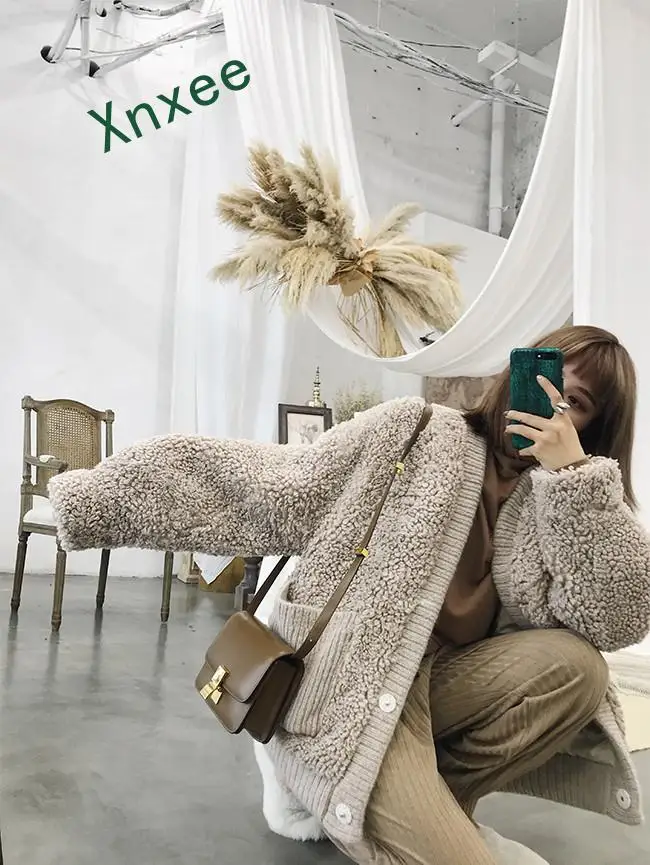 Xnxee 2019 Новинка куртка оверсайз из натуральной овечьей шерсти зимнее пальто цвета хаки теплый плотный кудрявый кардиган Длинная женская шикарная верхняя одежда
Xnxee 2019 Новинка куртка оверсайз из натуральной овечьей шерсти зимнее пальто цвета хаки теплый плотный кудрявый кардиган Длинная женская шикарная верхняя одежда