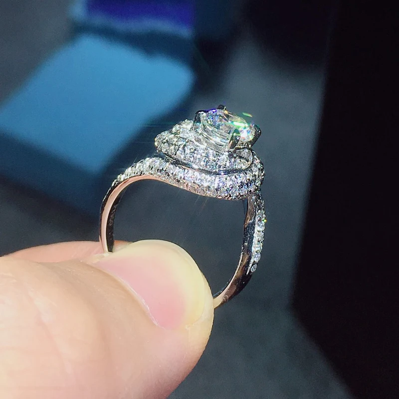 Vecalon Female screw Promise Ring 925 Sterling silver Pave AAAAA cz Engagement wedding band Rings For Women Bridal Jewelry Gift
Vecalon Female screw Promise Ring 925 Sterling silver Pave AAAAA cz Engagement wedding band Rings For Women Bridal Jewelry Gift