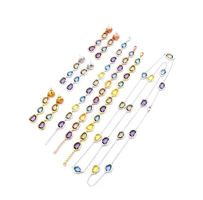 2017 New high-end long style necklace jewelry color crystal sweater chain For women clothing accessories Never fade
2017 New high-end long style necklace jewelry color crystal sweater chain For women clothing accessories Never fade