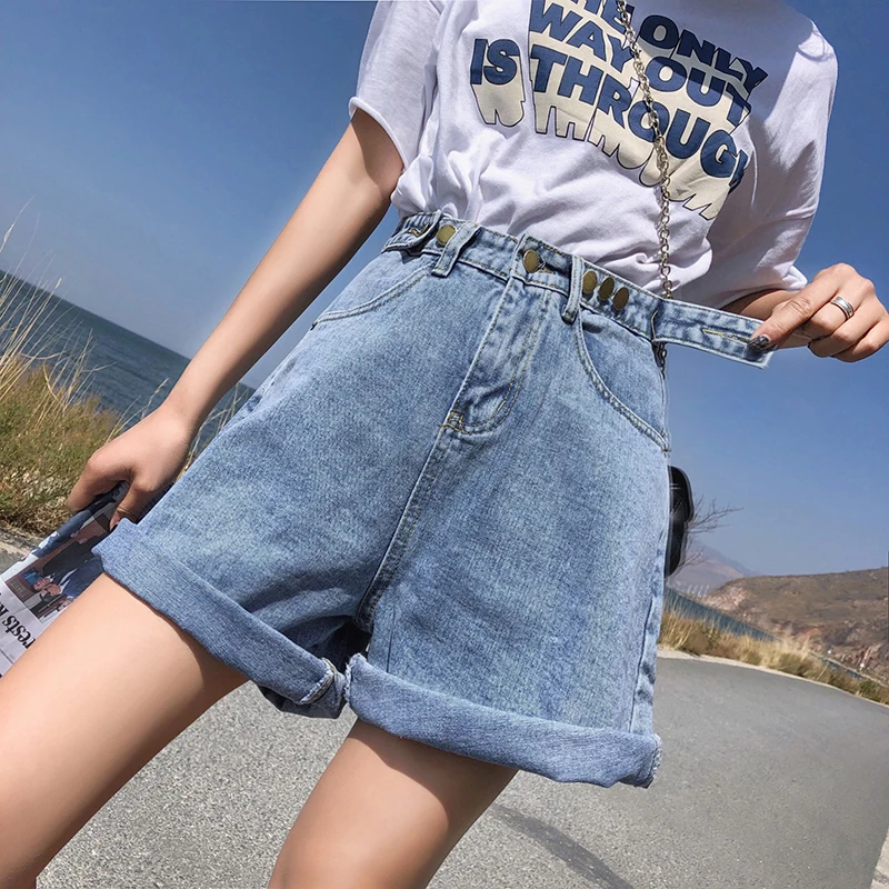 Denim shorts summer new large size Korean version loose Hong Kong taste retro chic curled wide leg hot shorts short women
Denim shorts summer new large size Korean version loose Hong Kong taste retro chic curled wide leg hot shorts short women