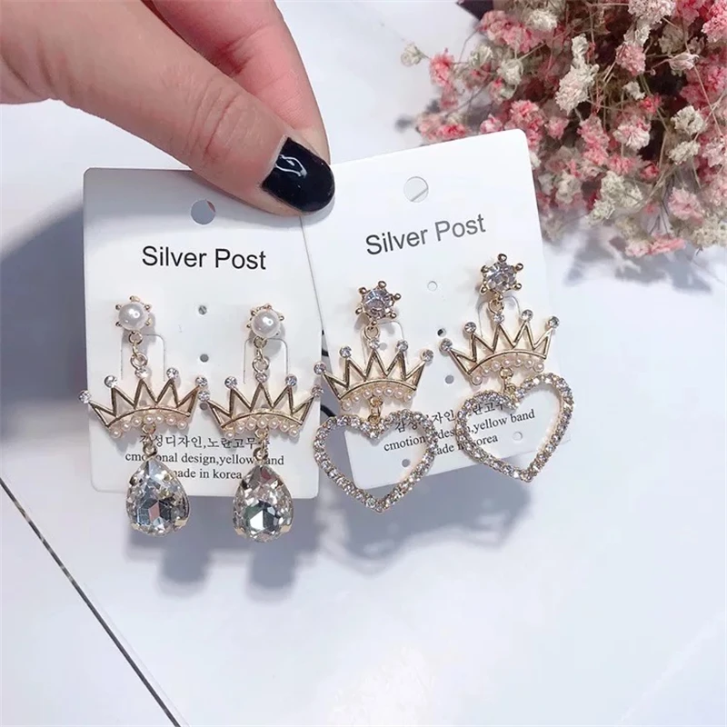 2018 New High Fashion Temperament Earrings For Women Girls Trendy Shaped Pendant Luxury Crown Earrings Jewelry Gift
2018 New High Fashion Temperament Earrings For Women Girls Trendy Shaped Pendant Luxury Crown Earrings Jewelry Gift