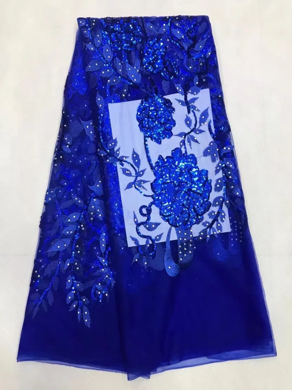 Free shipping top sale good looking embroidered lace fabric flower french net lace fabric with sequins for lady dress
Free shipping top sale good looking embroidered lace fabric flower french net lace fabric with sequins for lady dress