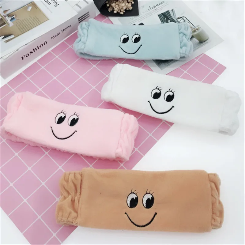 Korean version autumn and winter multicolored plush smiling face big eyes hair wash face makeup elastic wide band headband gifts
Korean version autumn and winter multicolored plush smiling face big eyes hair wash face makeup elastic wide band headband gifts