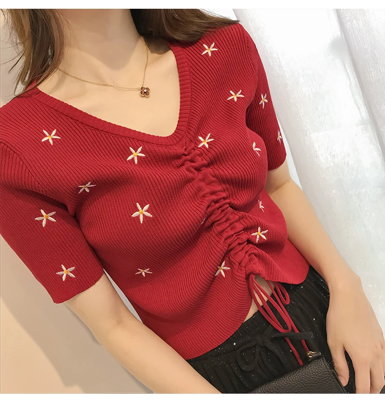 Women V-neck Knitted Short Sleeve Embroidery Flowers Chic T-shirts Crop Tops Girls Knitting Cropped Tee Shirts For Female
Women V-neck Knitted Short Sleeve Embroidery Flowers Chic T-shirts Crop Tops Girls Knitting Cropped Tee Shirts For Female