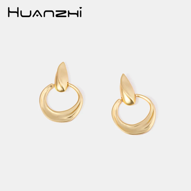 HUANZHI Circle Fashion Korean Hollow Round Alloy Golden Vintage Geometric Minimalist Stud Earrings for Woman Daily Party
HUANZHI Circle Fashion Korean Hollow Round Alloy Golden Vintage Geometric Minimalist Stud Earrings for Woman Daily Party