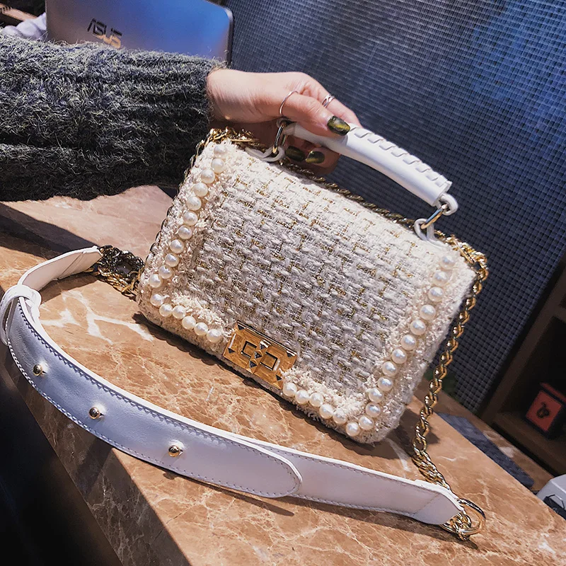 Famous Brand Pearl Chain Bags for Women Wool Messenger Bags for Women Luxury Handbags Women Bags Designer Elegant Small Handbag
Famous Brand Pearl Chain Bags for Women Wool Messenger Bags for Women Luxury Handbags Women Bags Designer Elegant Small Handbag