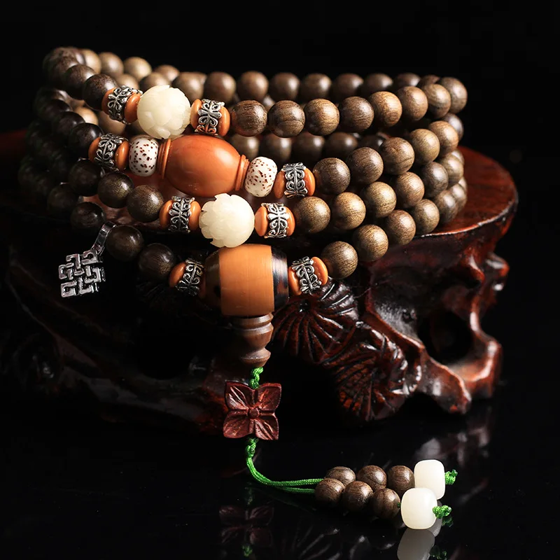 Fine old material Watkins Nan wood crafts gifts lovers lobular red sandalwood clover section
Fine old material Watkins Nan wood crafts gifts lovers lobular red sandalwood clover section