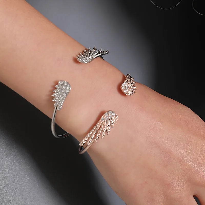 Doreen Box New Fashion Silver/Gold Color Wing With Rhinestone Cuff Bangles For Women Wedding Party Opening Bangles Jewelry Gifts
Doreen Box New Fashion Silver/Gold Color Wing With Rhinestone Cuff Bangles For Women Wedding Party Opening Bangles Jewelry Gifts