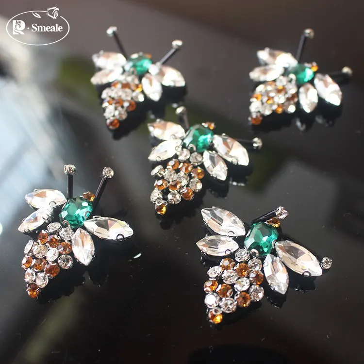 5Pcs/lot Bees Sequins Rhinestones Bead Brooch Patches Applique Sew on Beading Clothes Shoes Bags Decoration Patch DIY RS1361
5Pcs/lot Bees Sequins Rhinestones Bead Brooch Patches Applique Sew on Beading Clothes Shoes Bags Decoration Patch DIY RS1361