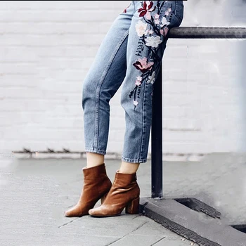 Women Boyfriend Demin Pants Flower Embroidery Jeans Ankle-length Skinny Denim pants Casual High waist Straight Jeans Plus size
Women Boyfriend Demin Pants Flower Embroidery Jeans Ankle-length Skinny Denim pants Casual High waist Straight Jeans Plus size