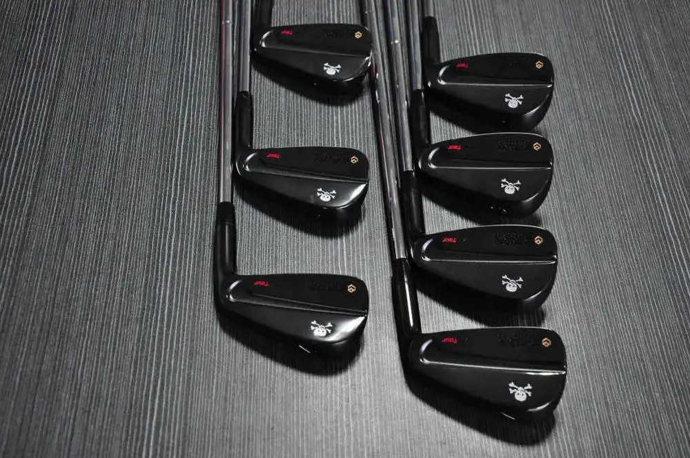 TOUR MB Black Skull iron golf forged iron golf club 4-9, P,a set of 7 R / S head cover steel rod free shipping.
TOUR MB Black Skull iron golf forged iron golf club 4-9, P,a set of 7 R / S head cover steel rod free shipping.