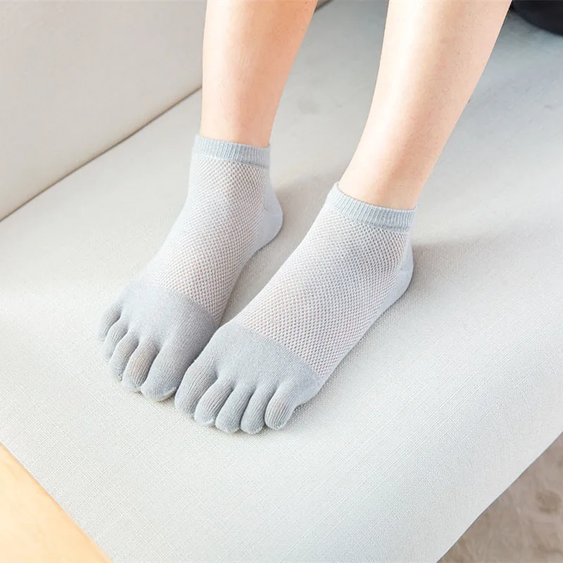 Spring Summer Women Thin Mesh Breathable 5 Toe Socks Solid Color Cotton Five Finger Casual Socks Calcetines Ankle Socks 5 Colors
Spring Summer Women Thin Mesh Breathable 5 Toe Socks Solid Color Cotton Five Finger Casual Socks Calcetines Ankle Socks 5 Colors