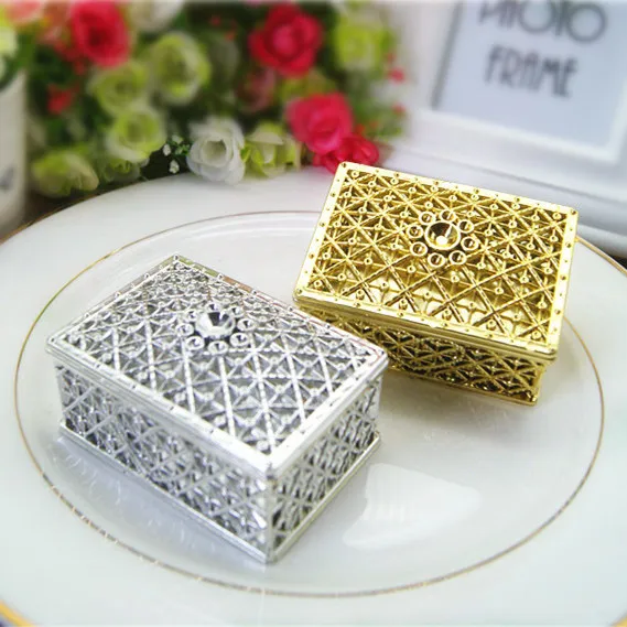 free shipping rectangle hollow out reticular pattern gold silver plastic wedding candy boxes , BY17090602
free shipping rectangle hollow out reticular pattern gold silver plastic wedding candy boxes , BY17090602