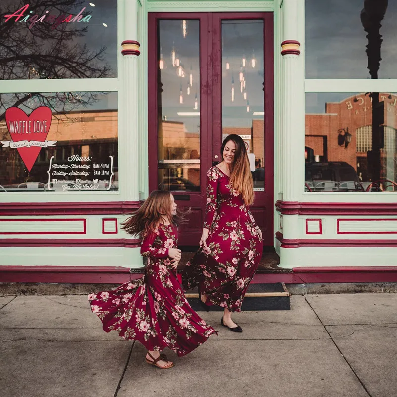 Mother Daughter Dresses Elegant Clothes Wine Red Floral Vestidos for Mom and Daughter Dress Mommy and Me Clothes Family Outfits
Mother Daughter Dresses Elegant Clothes Wine Red Floral Vestidos for Mom and Daughter Dress Mommy and Me Clothes Family Outfits