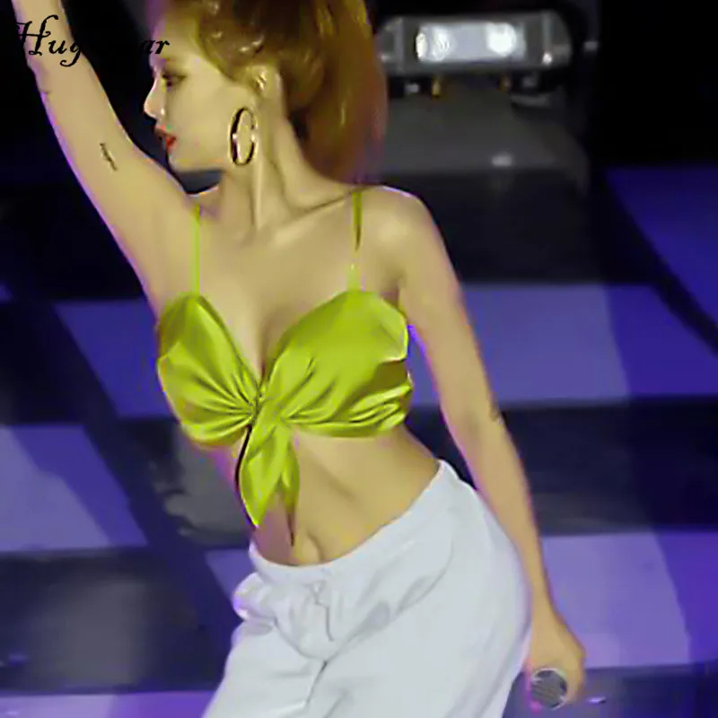 Hugcitar spaghetti straps V-neck bandage bow green sexy camis 2019 summer women fashion club party streetwear solid crop tops
Hugcitar spaghetti straps V-neck bandage bow green sexy camis 2019 summer women fashion club party streetwear solid crop tops