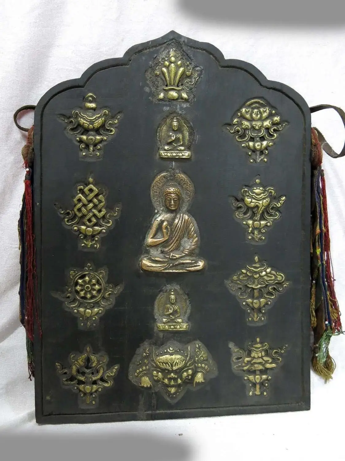 Tibet old wood inlaid bronze gild eight treasures dragon Sakyamuni Buddha Statue A(0505)
Tibet old wood inlaid bronze gild eight treasures dragon Sakyamuni Buddha Statue A(0505)