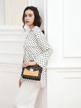 High-end textured lady's handbag 2019 new fashion color contrast small square bag casual versatile vintage printing fashi
High-end textured lady's handbag 2019 new fashion color contrast small square bag casual versatile vintage printing fashi