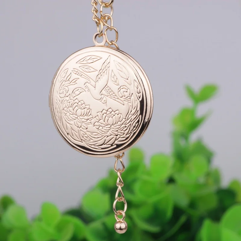 Round Creative Animal Bird Exquisite Silver And Gold Can Be Open Photo Locket Necklaces Plant Lotus Pendant Necklaces Jewelry
Round Creative Animal Bird Exquisite Silver And Gold Can Be Open Photo Locket Necklaces Plant Lotus Pendant Necklaces Jewelry