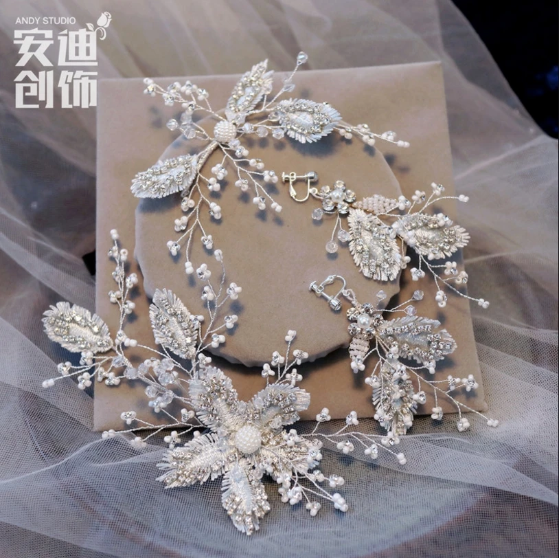 High-grade handmade lace leaves with original light blue hair accessories earrings set beauty wedding bridal headdress
High-grade handmade lace leaves with original light blue hair accessories earrings set beauty wedding bridal headdress