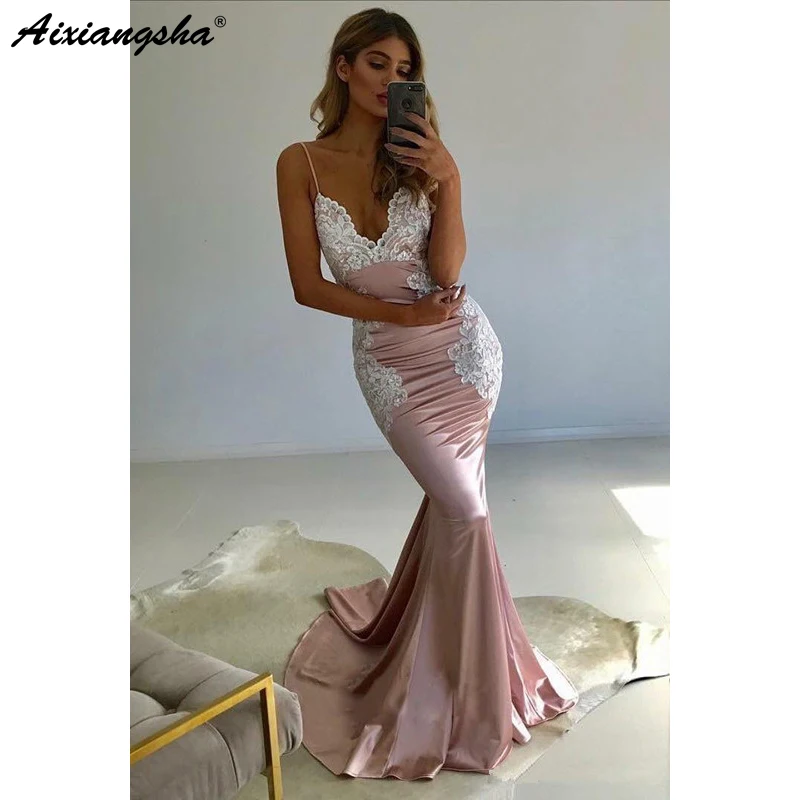 Sexy 2019 Prom Dresses Mermaid Spaghetti Straps Appliques Lace Long Prom Gown Open Back Evening Party Dress Robe De Soiree
Sexy 2019 Prom Dresses Mermaid Spaghetti Straps Appliques Lace Long Prom Gown Open Back Evening Party Dress Robe De Soiree