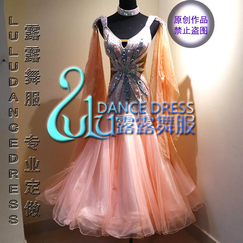 White modern dance dress Moderne Waltz Standaard Concurrentie Strass Jurk. . sociale dance dress
White modern dance dress Moderne Waltz Standaard Concurrentie Strass Jurk. . sociale dance dress