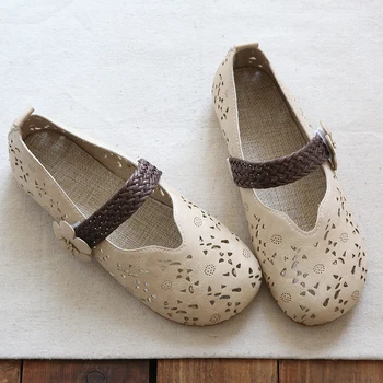 Literary Retro Hollow Small Flower Round Head Flat Shoes Summer Handmade Comfortable Soft Bottom Female Sandals
Literary Retro Hollow Small Flower Round Head Flat Shoes Summer Handmade Comfortable Soft Bottom Female Sandals