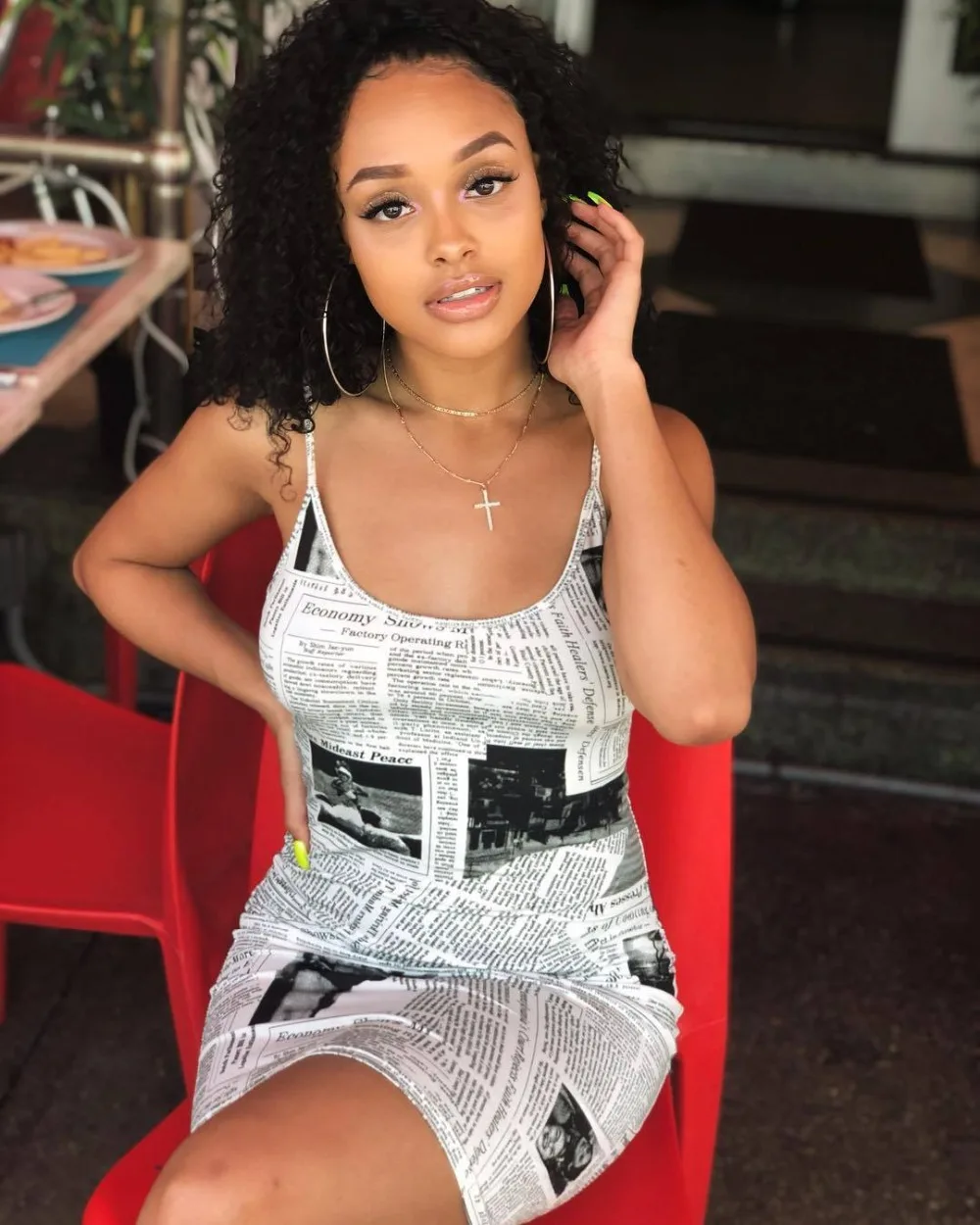 2019 Fashion Summer Outfits Newspaper Printing Sheath Women Mini Dress Square Collar Sleeveless Empire New Lady Dress WSM5049
2019 Fashion Summer Outfits Newspaper Printing Sheath Women Mini Dress Square Collar Sleeveless Empire New Lady Dress WSM5049