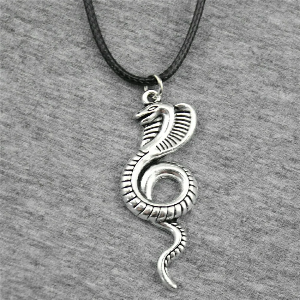 Jewelry Leather Chain Necklace For Women 2 Colors Antique Bronze Antique Silver 49x19mm Cobra Pendants Necklace Female Gift
Jewelry Leather Chain Necklace For Women 2 Colors Antique Bronze Antique Silver 49x19mm Cobra Pendants Necklace Female Gift